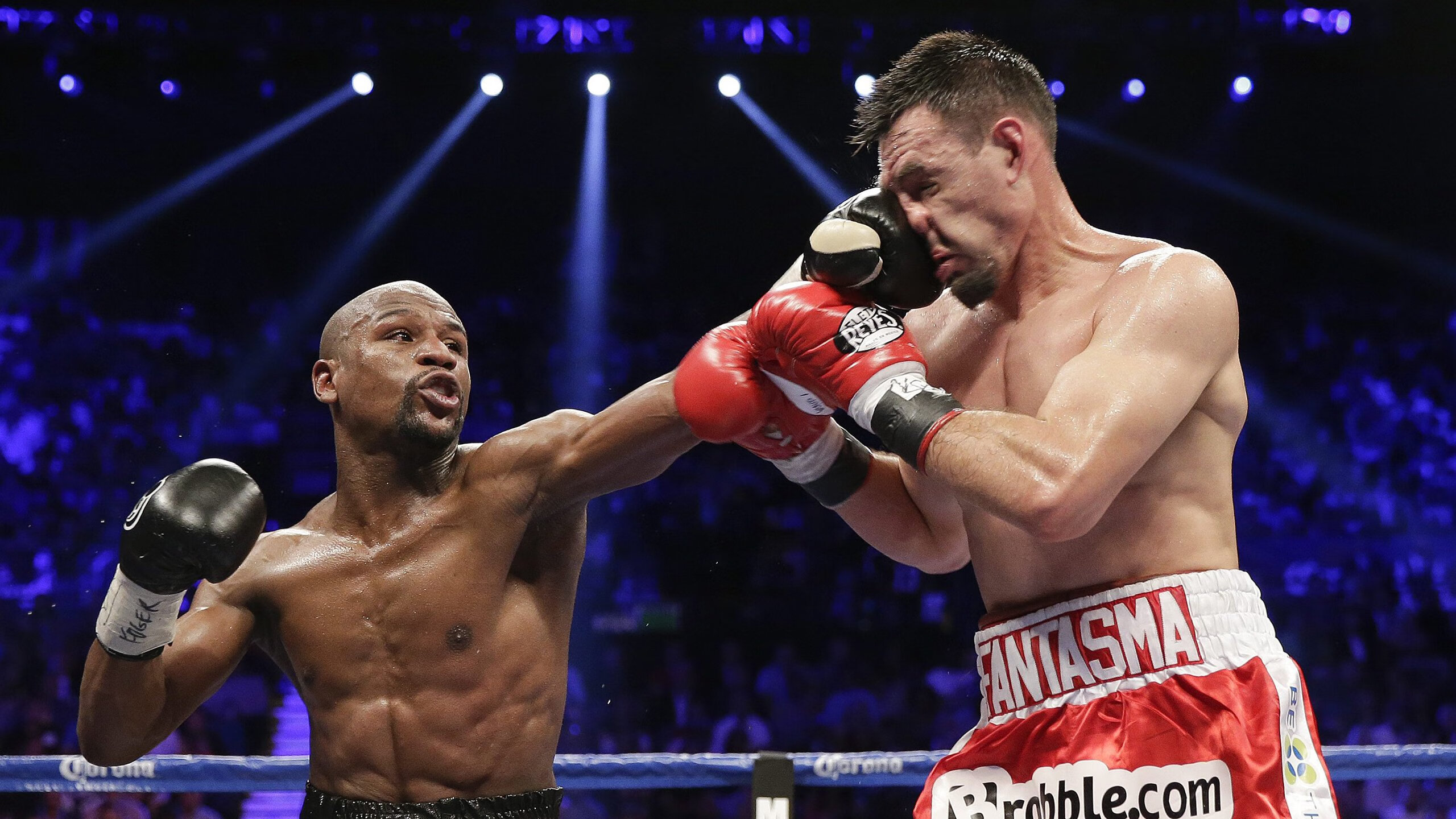 西甲国家德比，沙特加时，当足球的旧神与新王在绿茵场外交锋