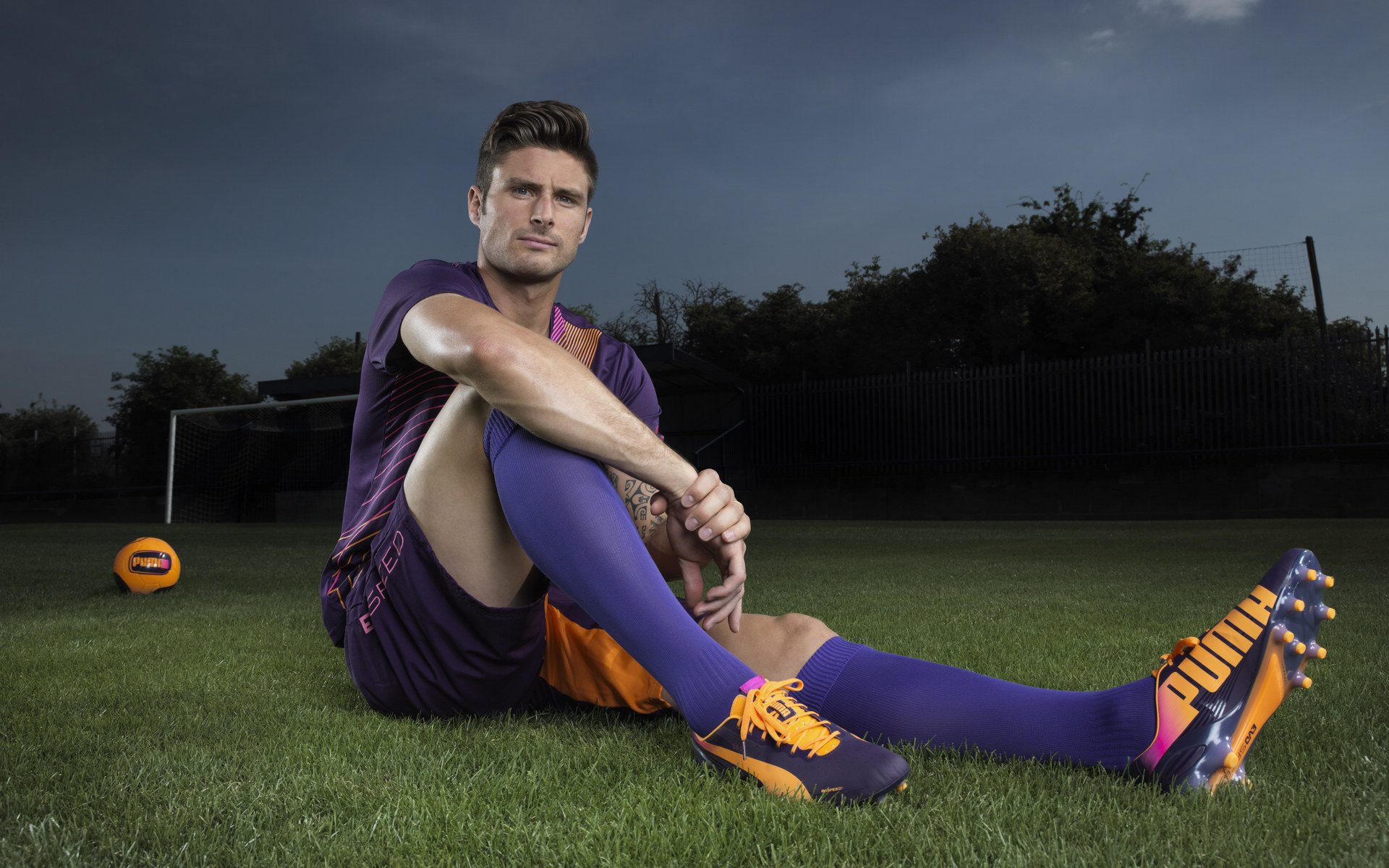 卢卡库接管F1街道赛，当足球巨星在赛车世界梅开二度