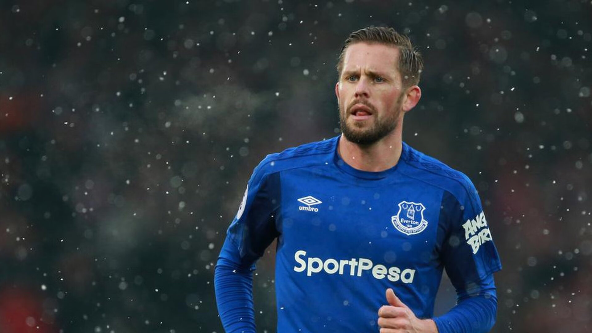 开云体育中国-马克西主宰比赛走向，湖人决胜局带走广东队，当个人英雄主义撞碎集体铁壁