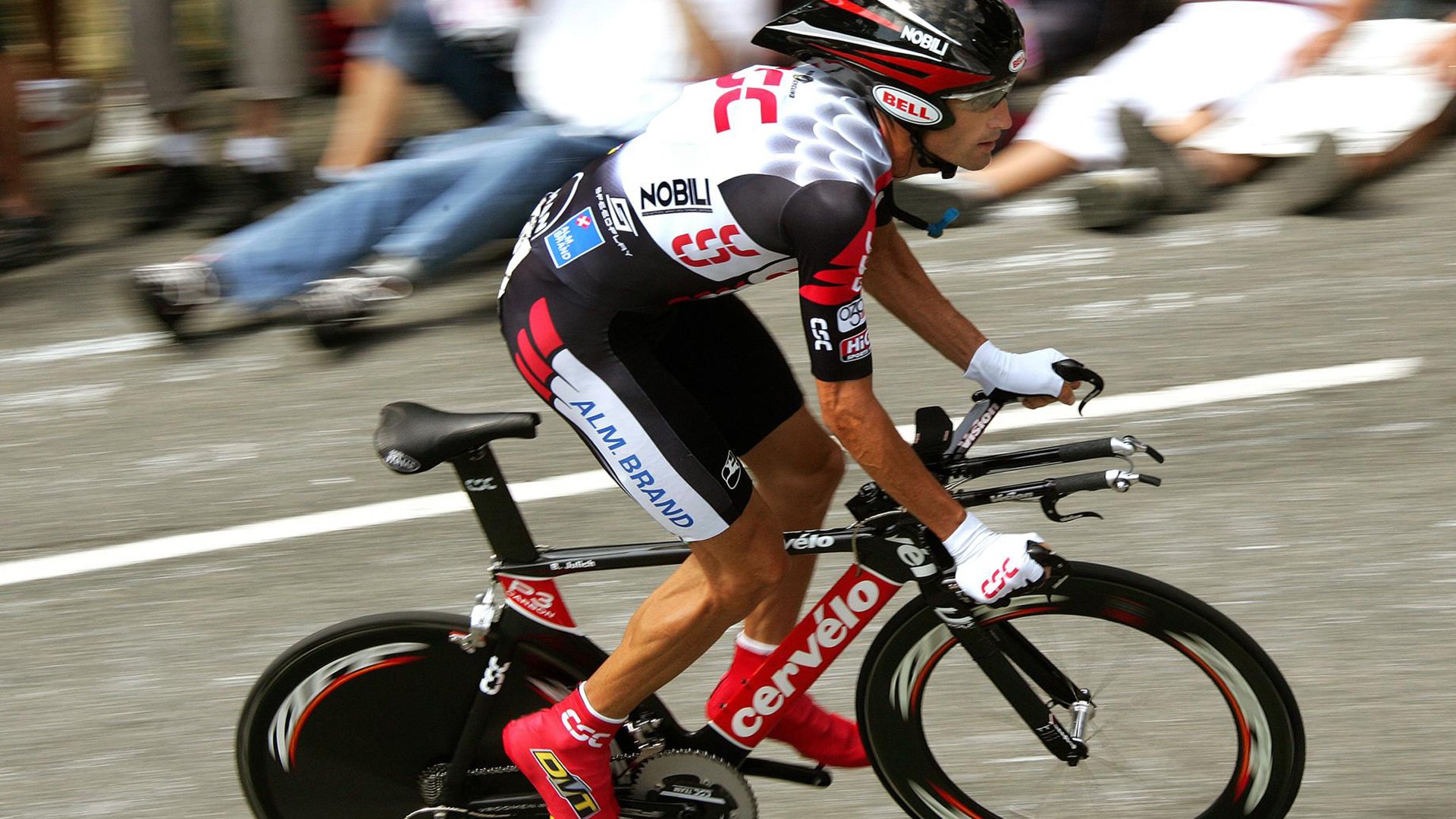 开云体育-活塞火力压制老鹰，范弗利特发挥堪称完美的战术革命